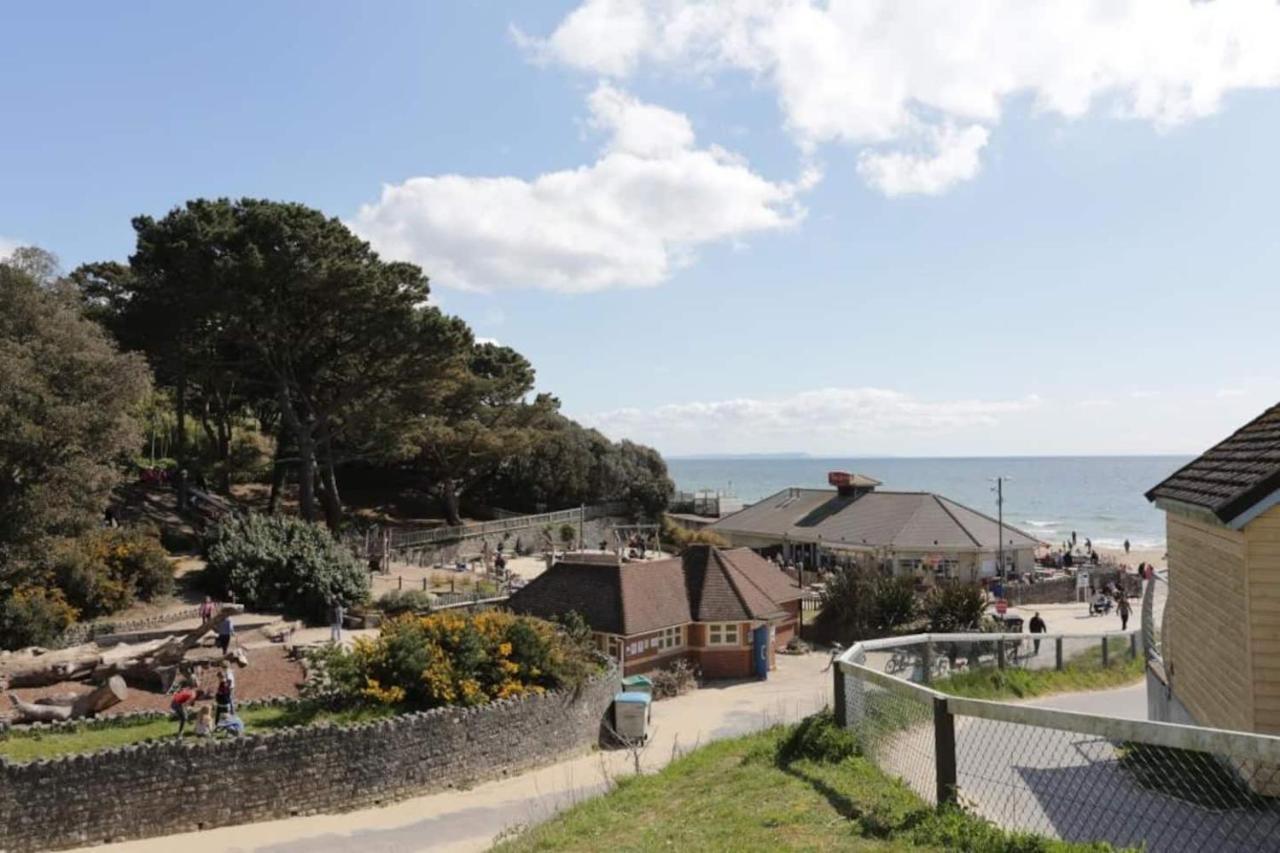 Flat-C, 4 Adults, 20 Mins To Beach, Netflix, Wifi, Sleeps 4 Adults Bournemouth Eksteriør bilde
