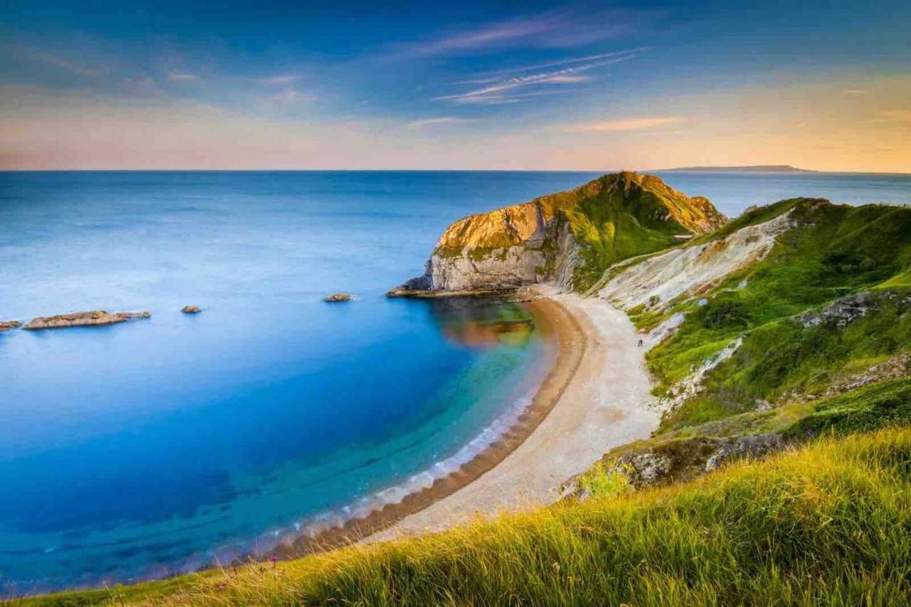 Flat-C, 4 Adults, 20 Mins To Beach, Netflix, Wifi, Sleeps 4 Adults Bournemouth Eksteriør bilde
