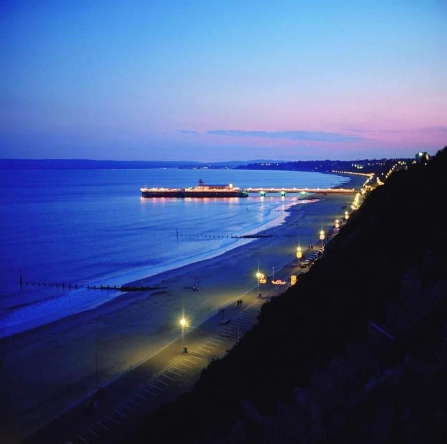 Flat-C, 4 Adults, 20 Mins To Beach, Netflix, Wifi, Sleeps 4 Adults Bournemouth Eksteriør bilde